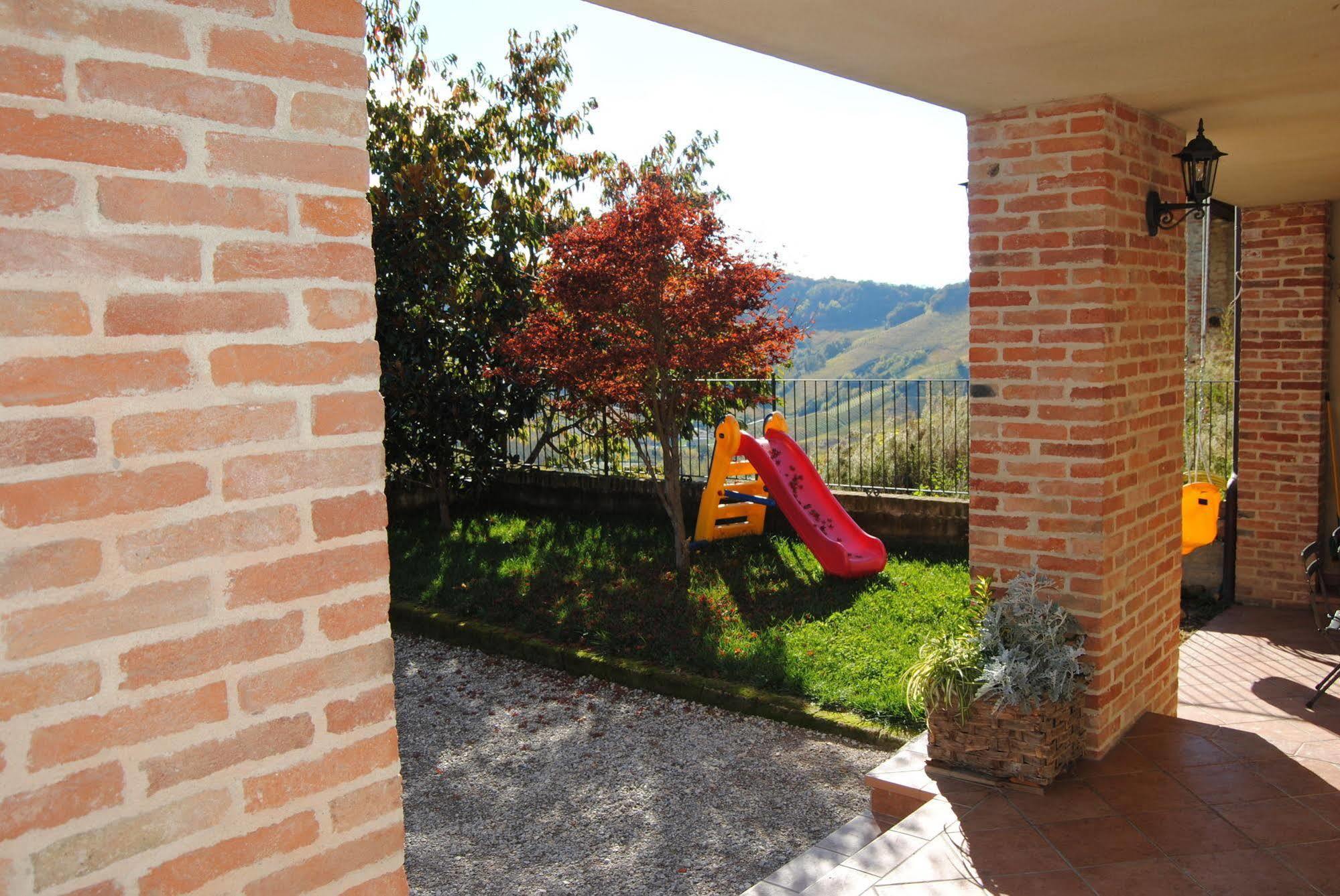 Agriturismo I Grappoli Serralunga d'Alba Exteriér fotografie